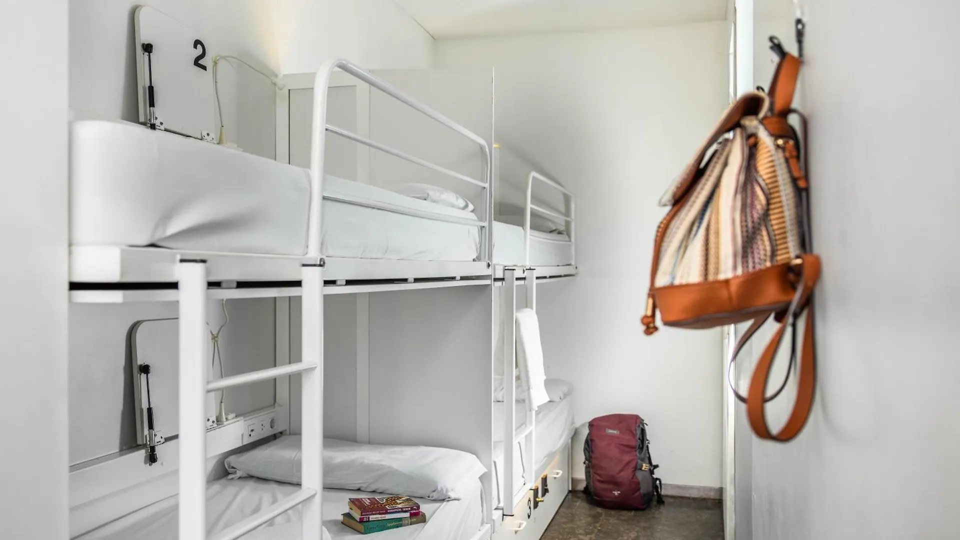 Urbany Hostel Bcn Go! Barcelona 0*,  Spanien